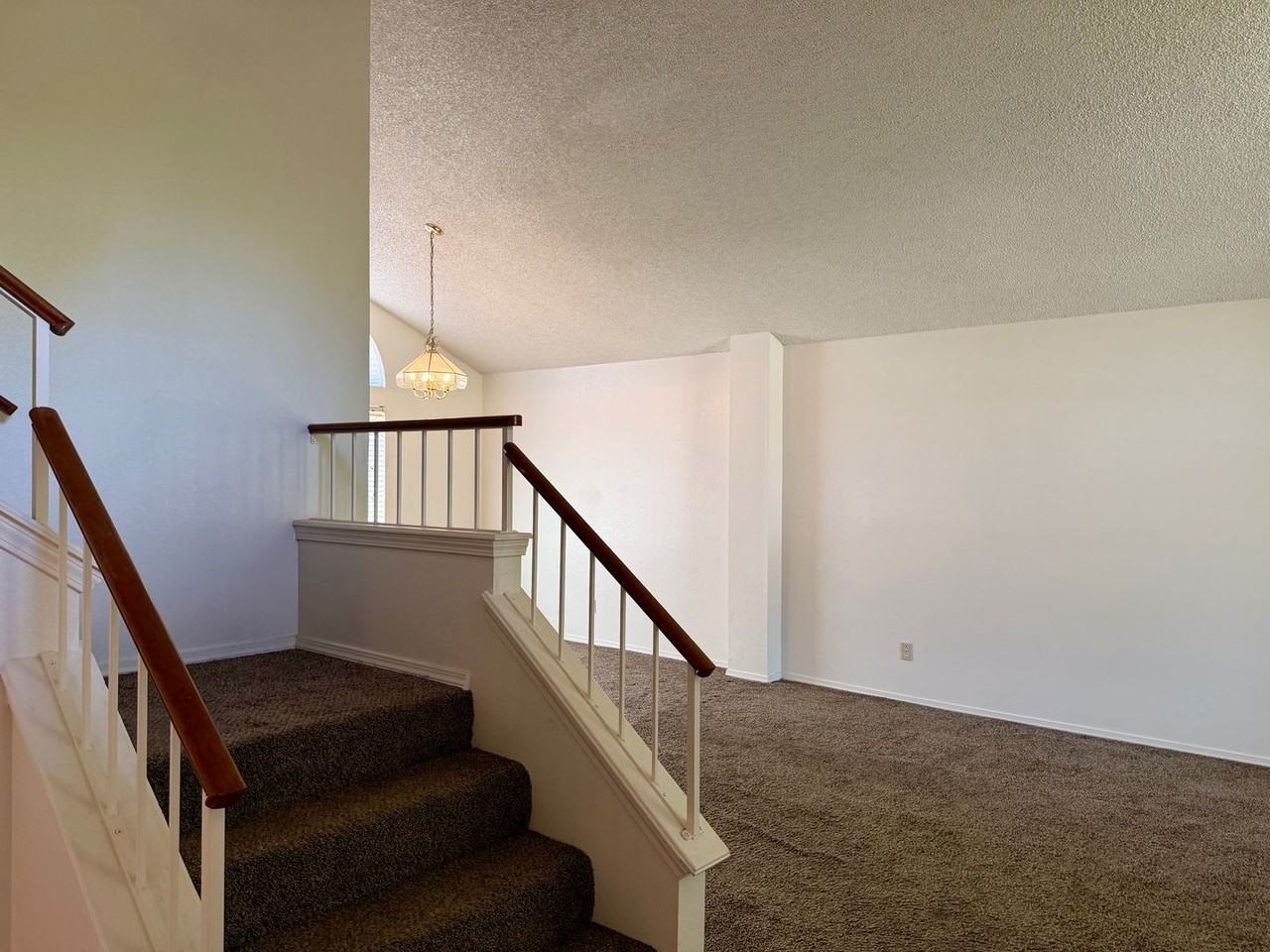 993 E Edgemont Dr - Photo 5 of 38