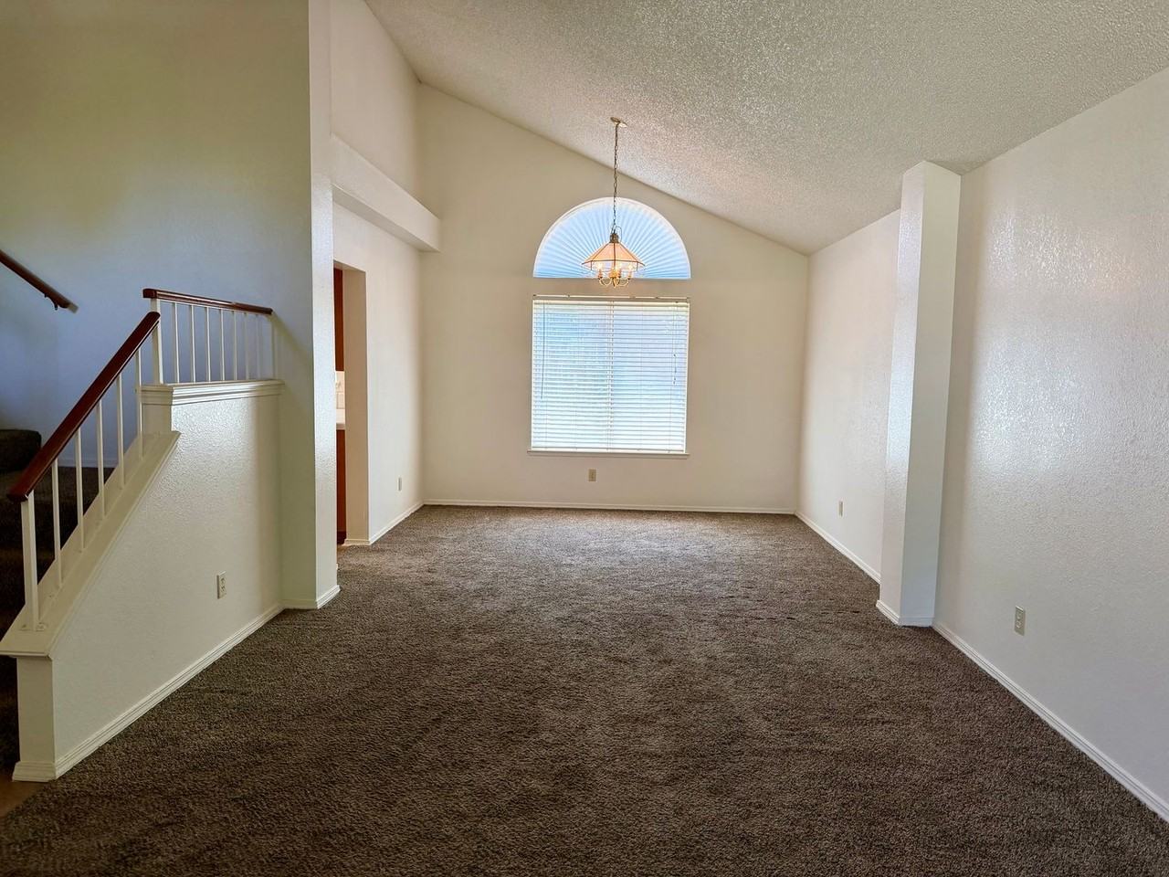 993 E Edgemont Dr - Photo 7 of 38