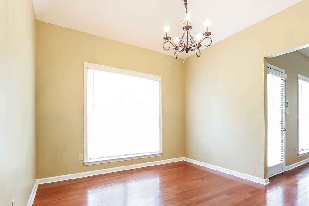 10156 Lynham Dr - Photo 6 of 17