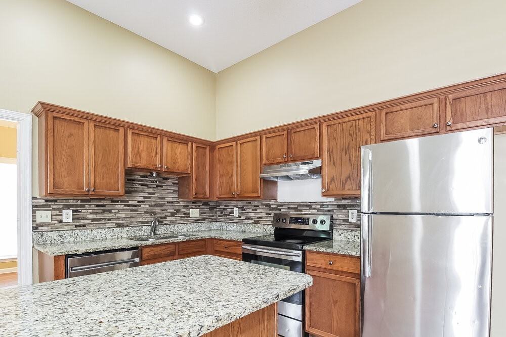 10156 Lynham Dr - Photo 7 of 17