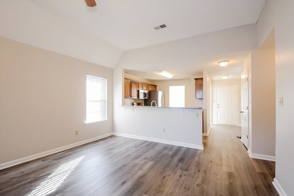 8334 Regal Bend Dr - Photo 4 of 15