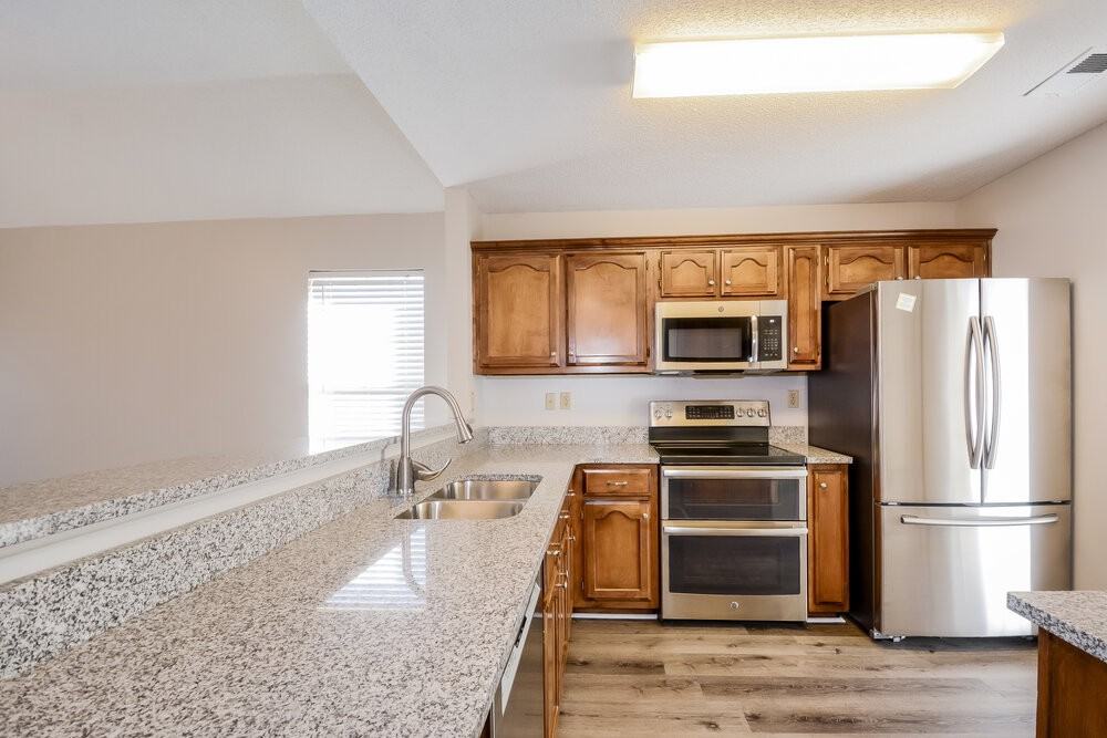 8334 Regal Bend Dr - Photo 7 of 15