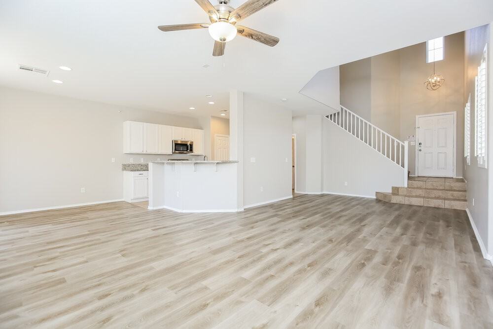 10548 Congaree St - Photo 6 of 17