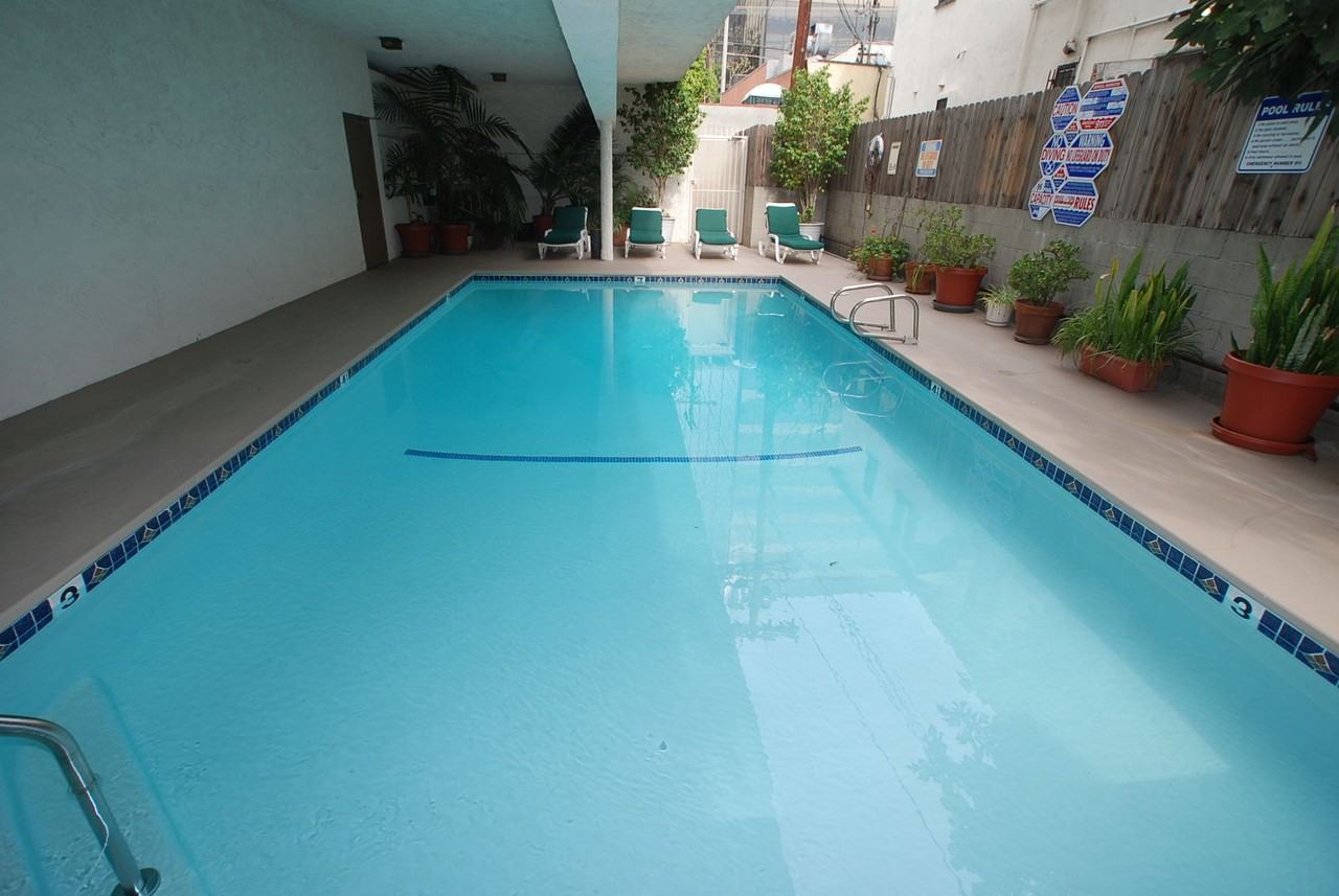 Hamel Granada Apartments..Gorgeous Apartment Available...CALL NOW! - Photo 4 of 6