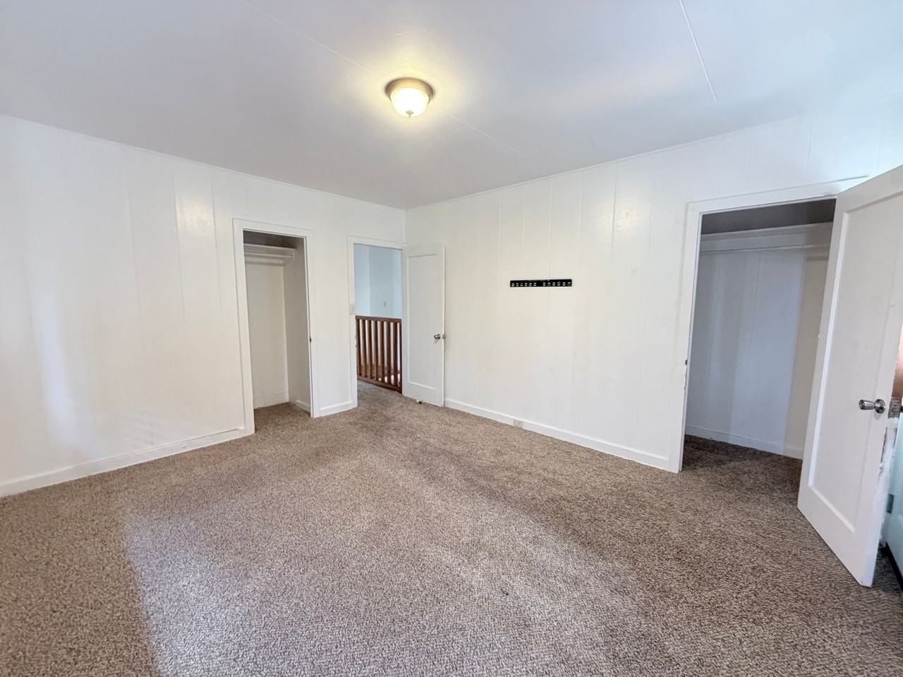 443 Kalaimoku St - Photo 2 of 11