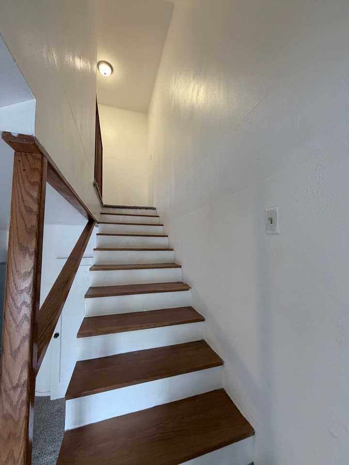 443 Kalaimoku St - Photo 7 of 11