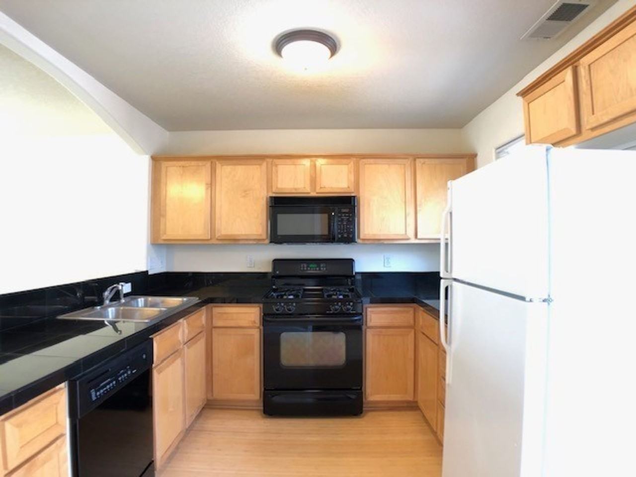 17233 Sw Baseline Rd - Photo 3 of 24