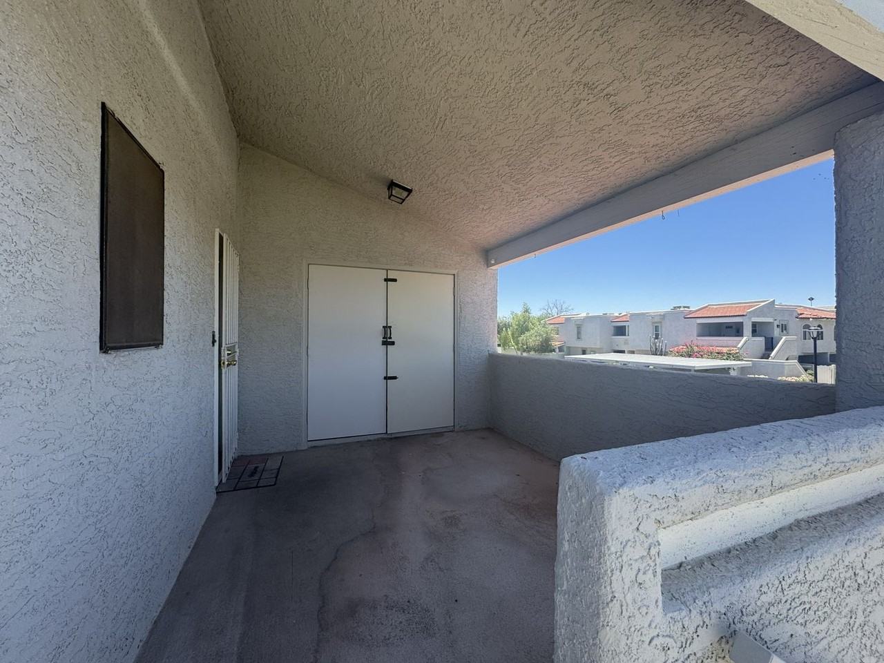 850 S River Dr - Photo 5 of 44