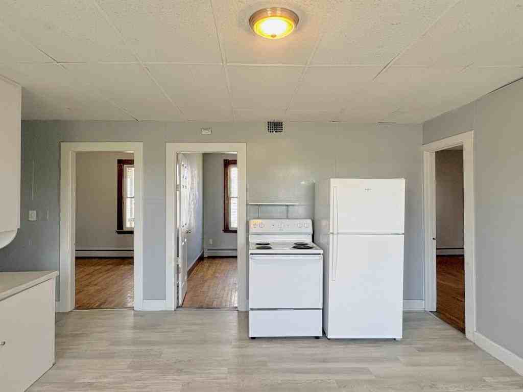 220 Blake St Apt 4 - Photo 5 of 14