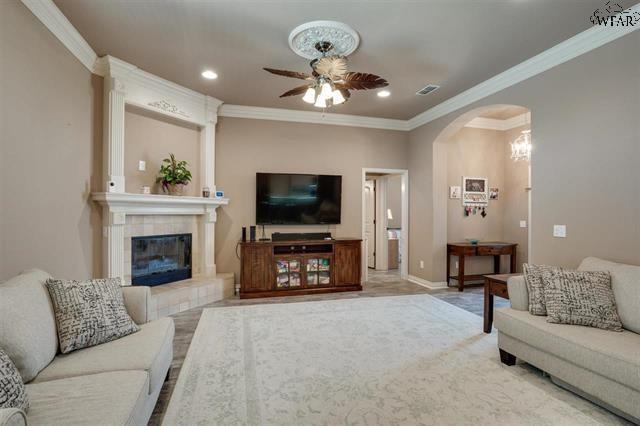 5113 Tillie Dr - Photo 4 of 28