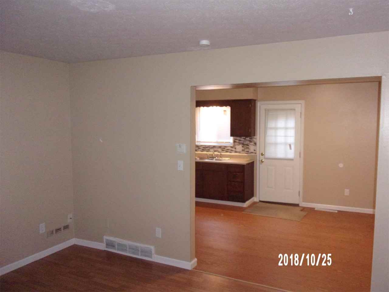 485 Brentwood Ave #B485 - Photo 2 of 9