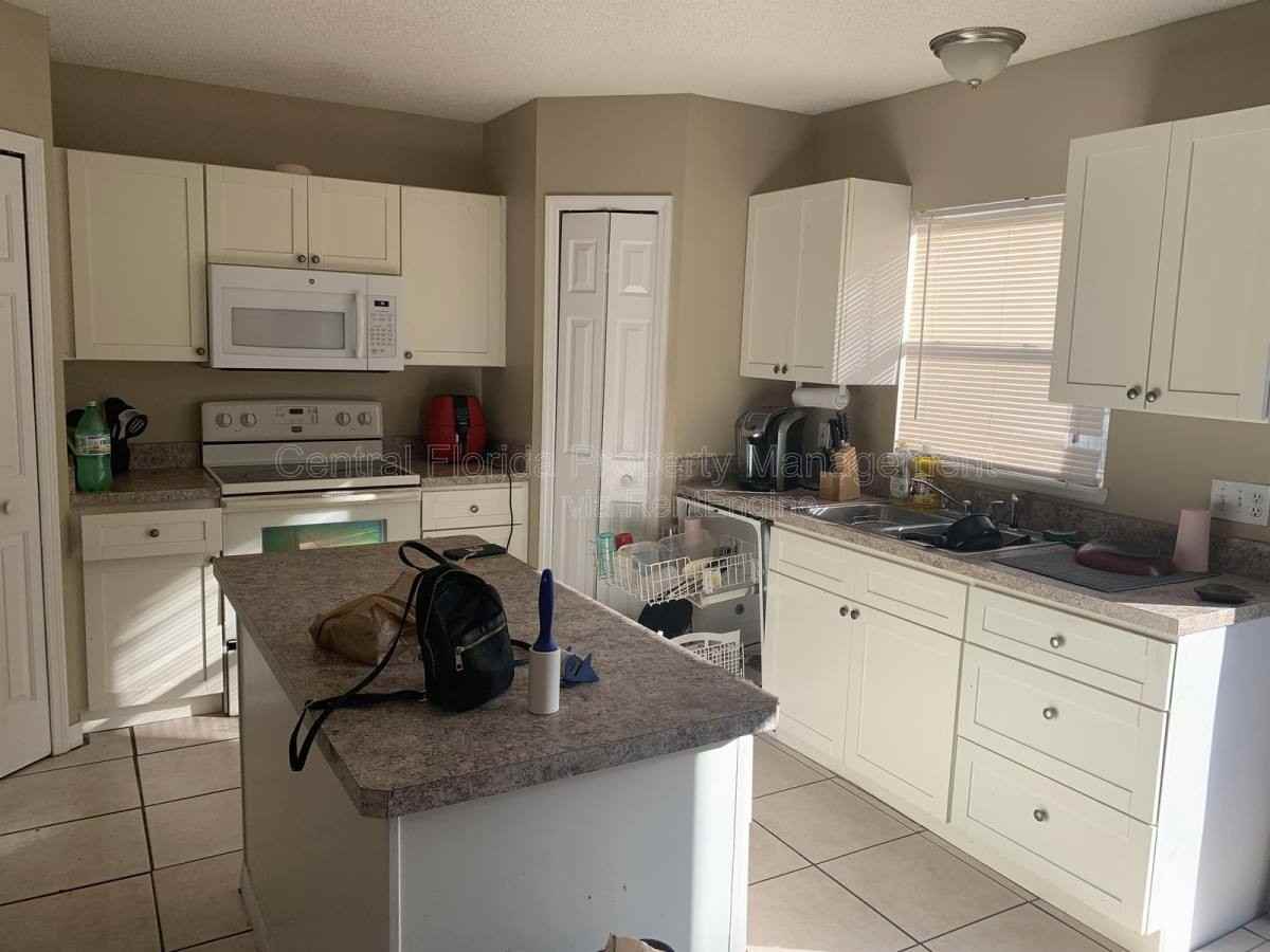4417 Pembridge Ave - Photo 2 of 10