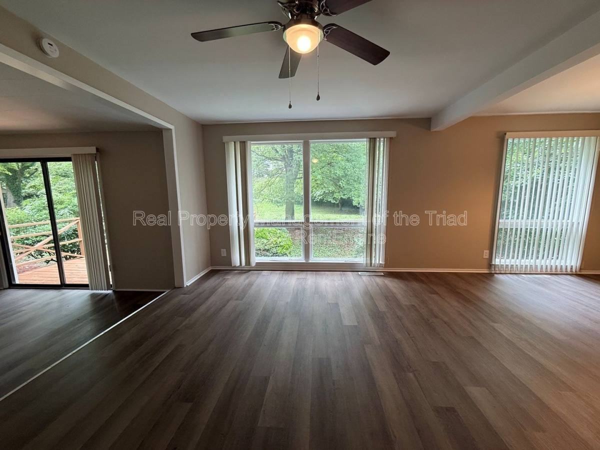 2523 Overbrook Dr - Photo 2 of 10