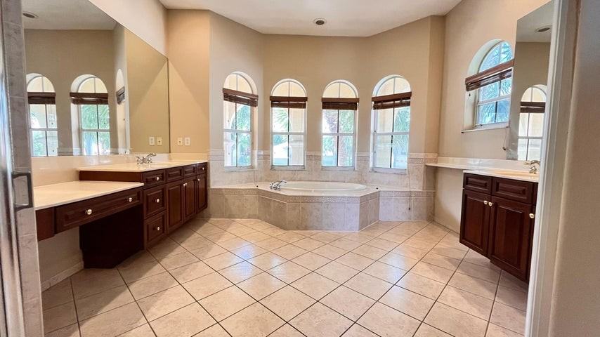 9546 Worswick Court - Photo 6 of 8