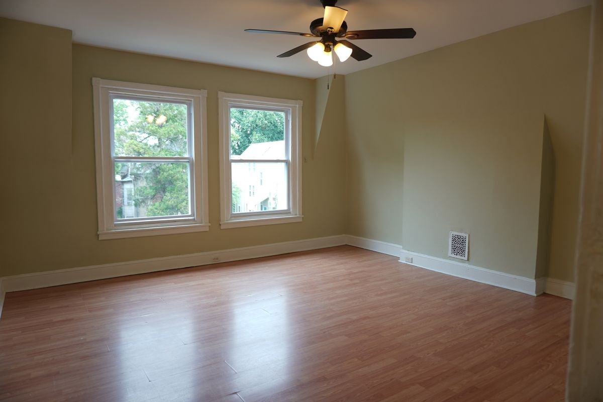 444 W Bringhurst St ##3 - Photo 2 of 11