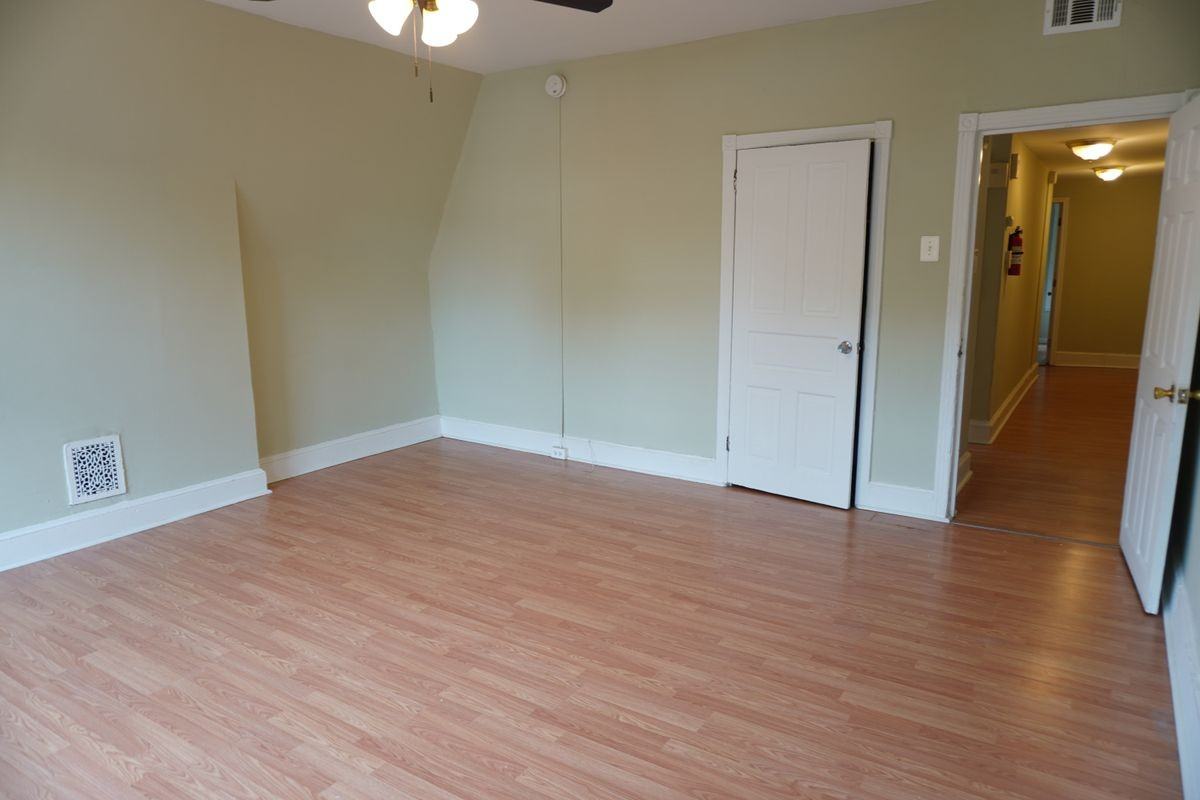 444 W Bringhurst St ##3 - Photo 3 of 11