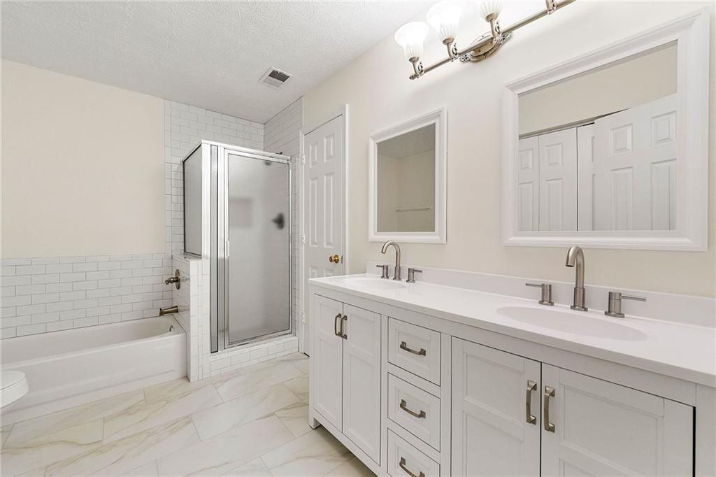 3040 Majestic Park Ct - Photo 7 of 11