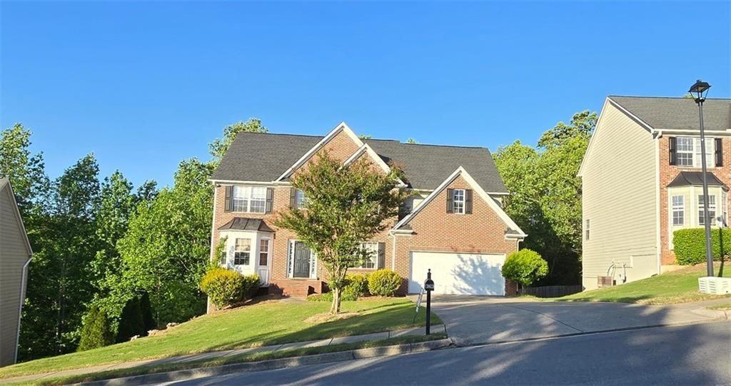 3811 Roxfield Dr - Photo 2 of 37