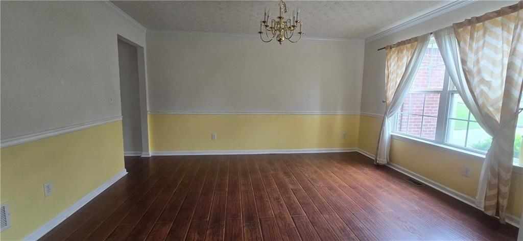 3811 Roxfield Dr - Photo 4 of 37