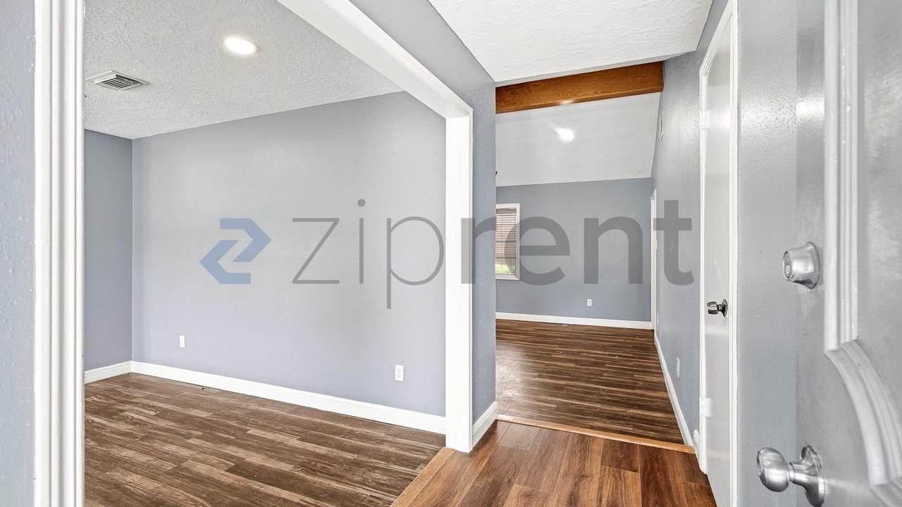 10914 Clear Fork Dr - Photo 6 of 25