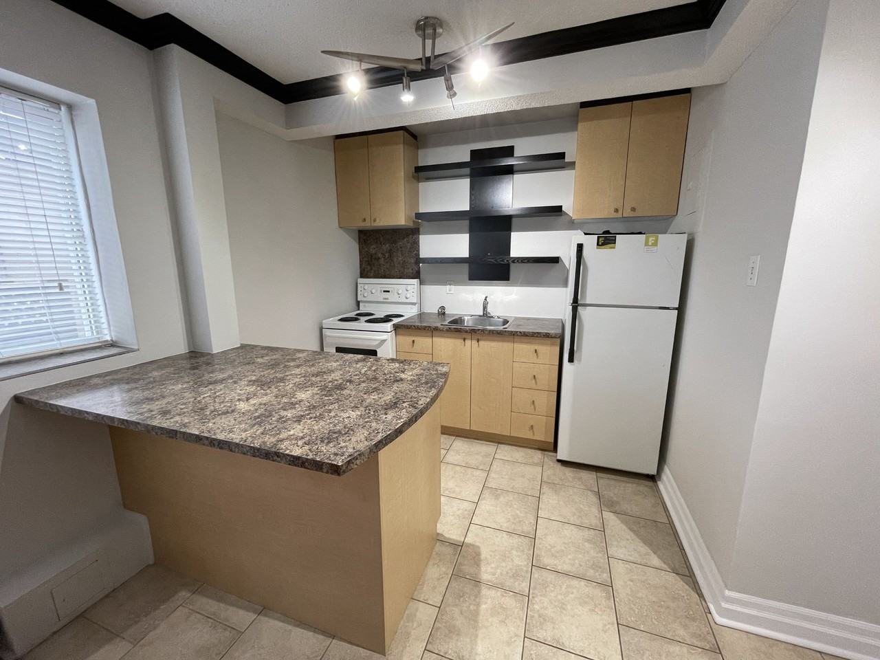 729 Cooper St. - Photo 5 of 18