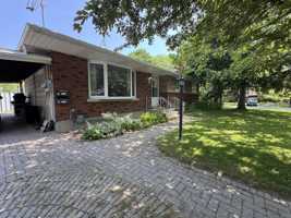 featured image of 2 Oswald Ave
