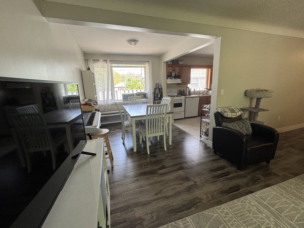 2 Oswald Ave - Photo 3 of 19