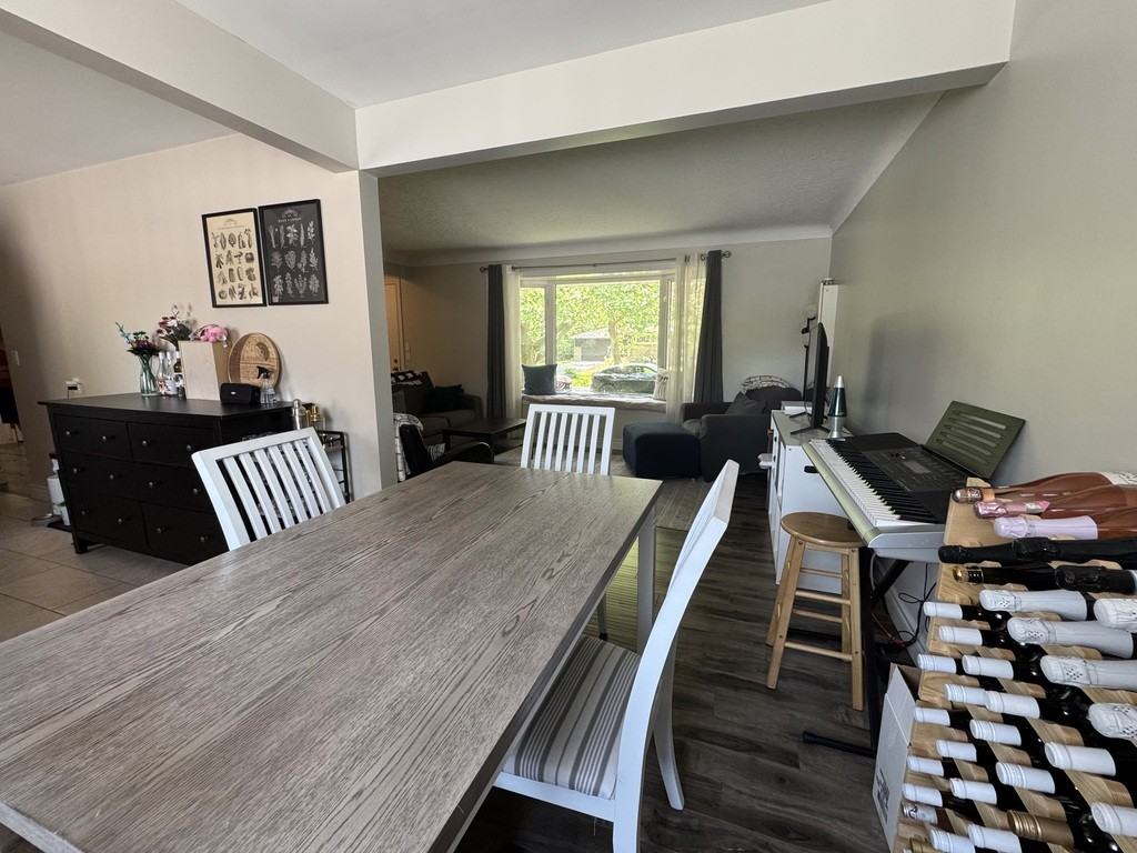 2 Oswald Ave - Photo 4 of 19