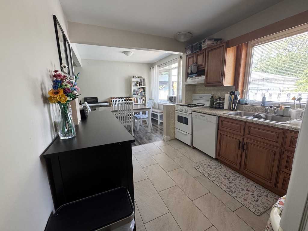 2 Oswald Ave - Photo 6 of 19