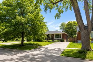 featured image of 40 Barron St