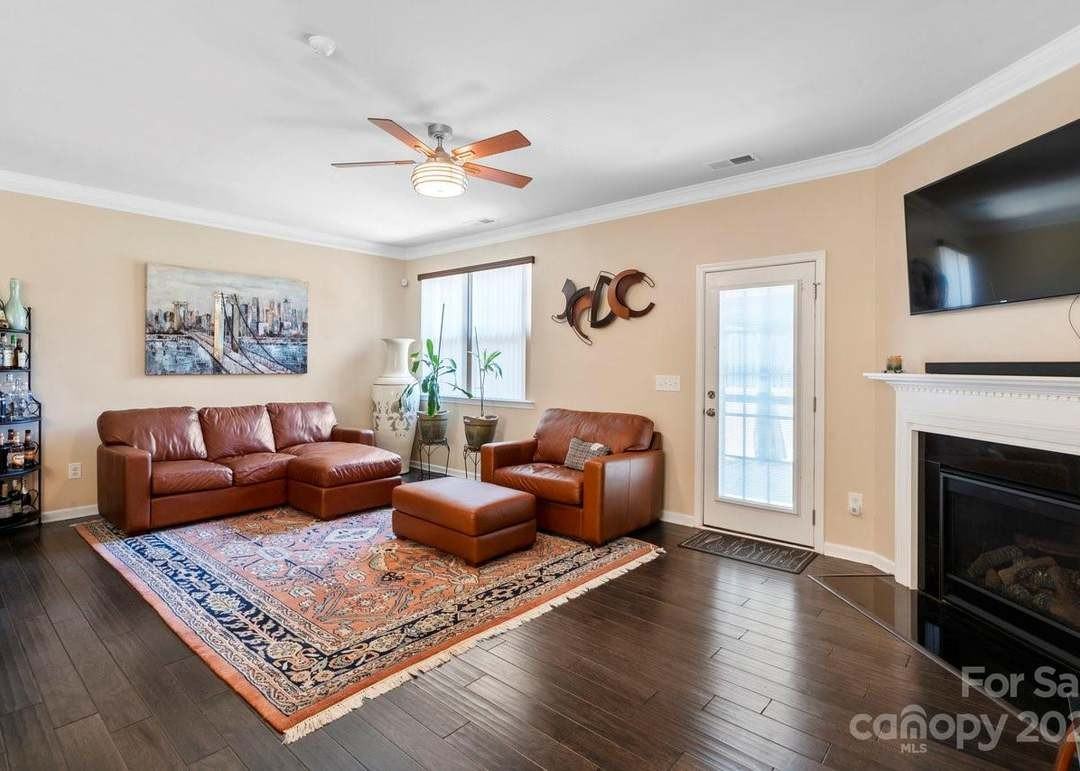 5009 Mockernut Ln #NA - Photo 5 of 30