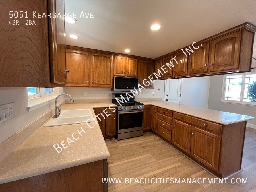 5051 Kearsarge Ave - Photo 6 of 44
