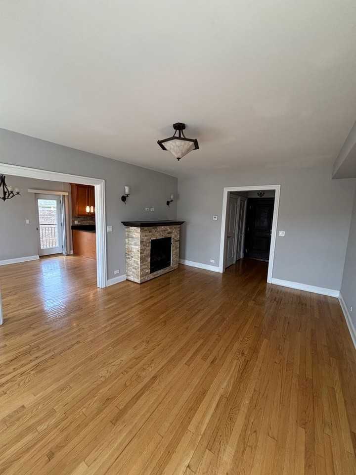 5724 N Mozart St #2A - Photo 5 of 8