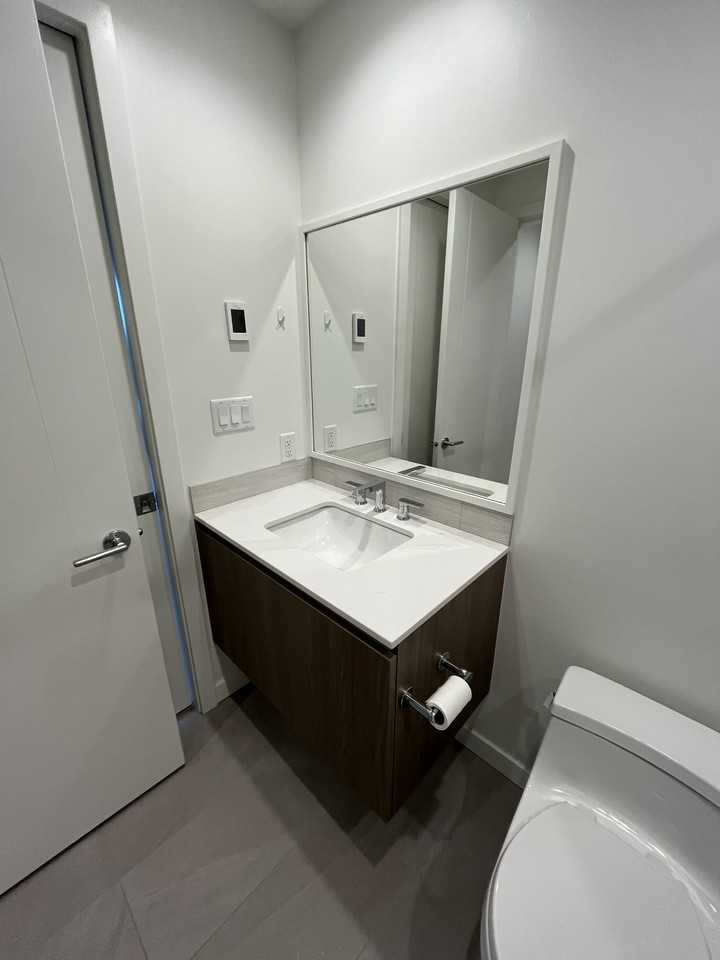 2000 Hannington Road #916 - Photo 6 of 23