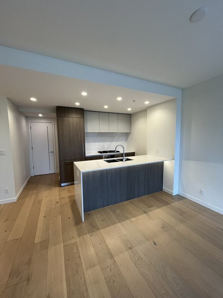 2000 Hannington Road #916 - Photo 3 of 23