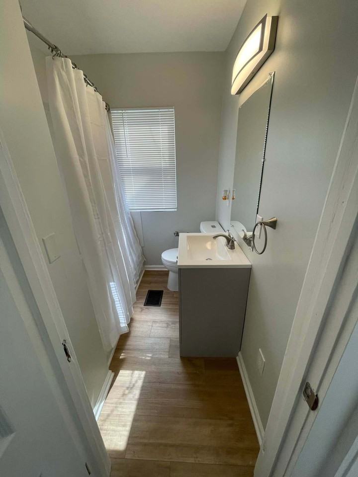 2320 Benton Blvd - Photo 2 of 10