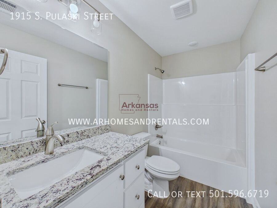 1915 S Pulaski St - Photo 7 of 18