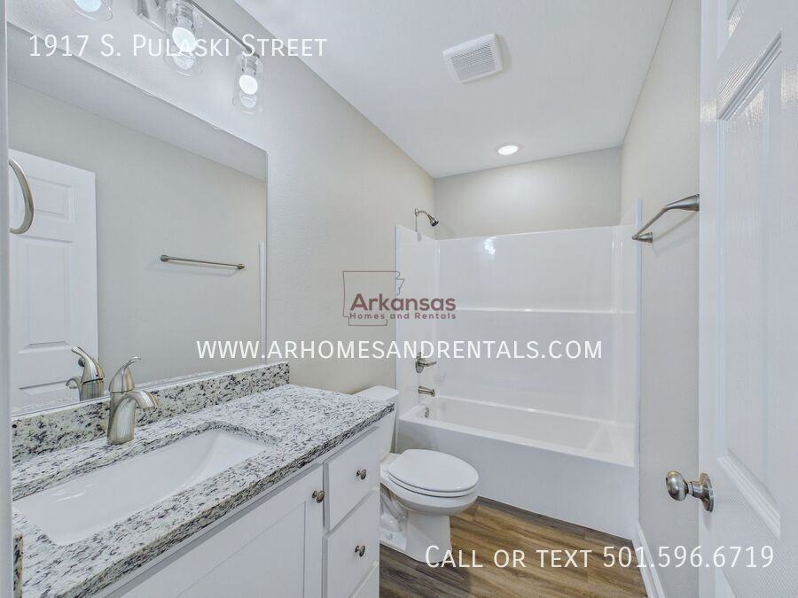 1917 S Pulaski St - Photo 7 of 18
