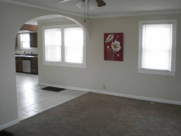 429 Hamilton Avenue - Photo 3 of 6