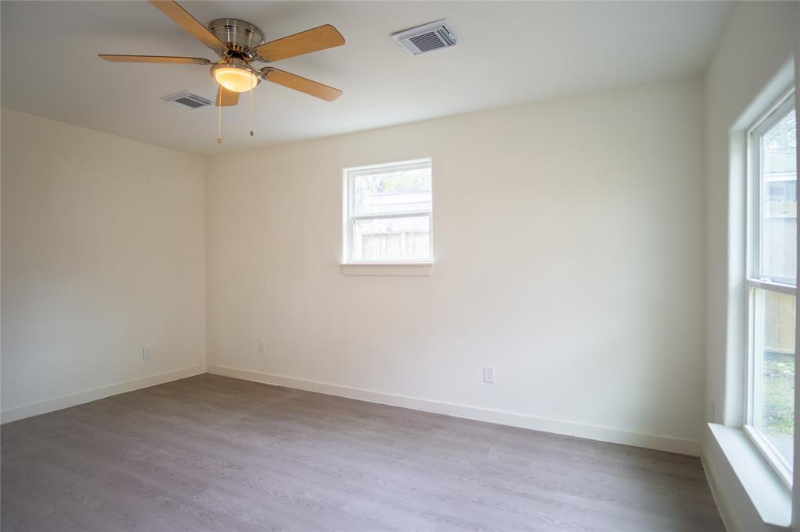 6520 Sidney St #C - Photo 3 of 4