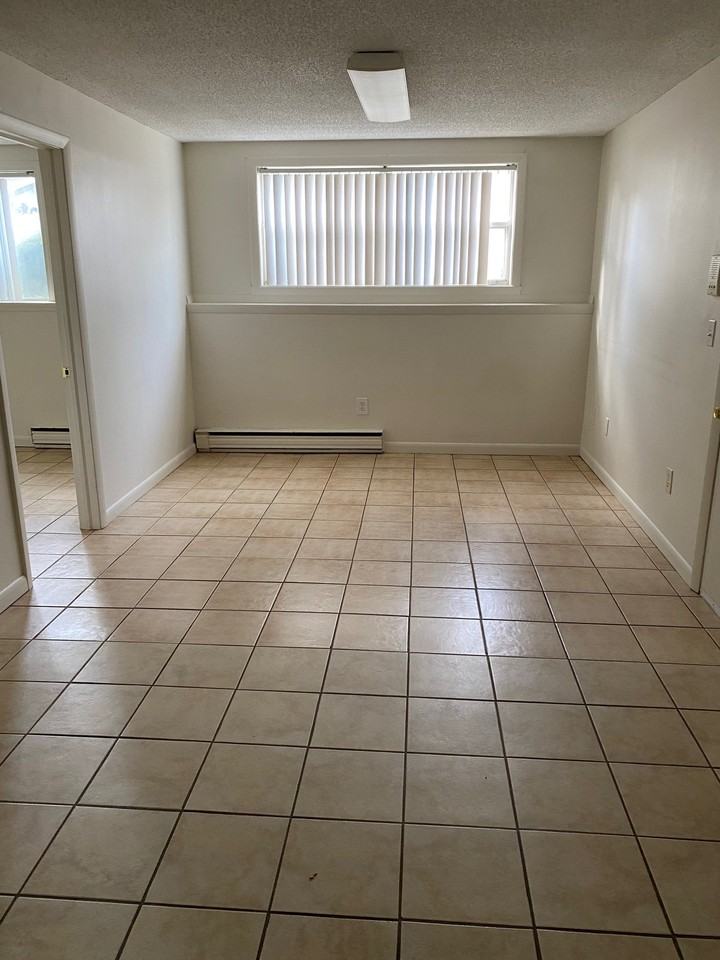 34 Pleasant St - Photo 3 of 11