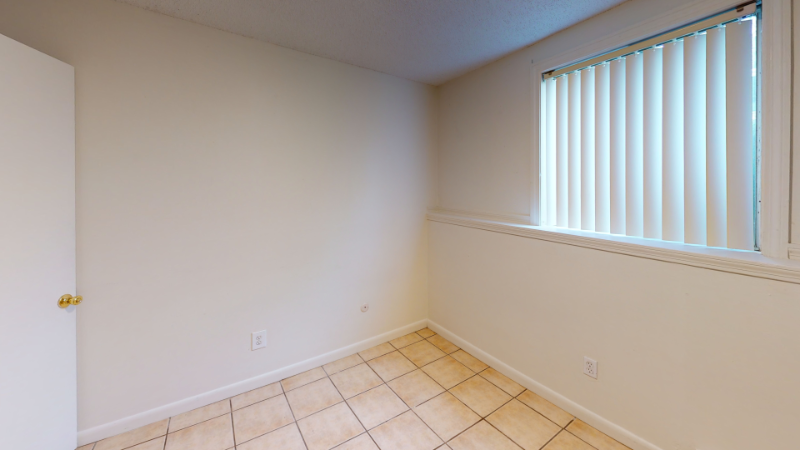 34 Pleasant St - Photo 6 of 11