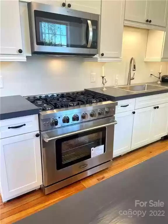 143 Broadway Ave - Photo 6 of 11
