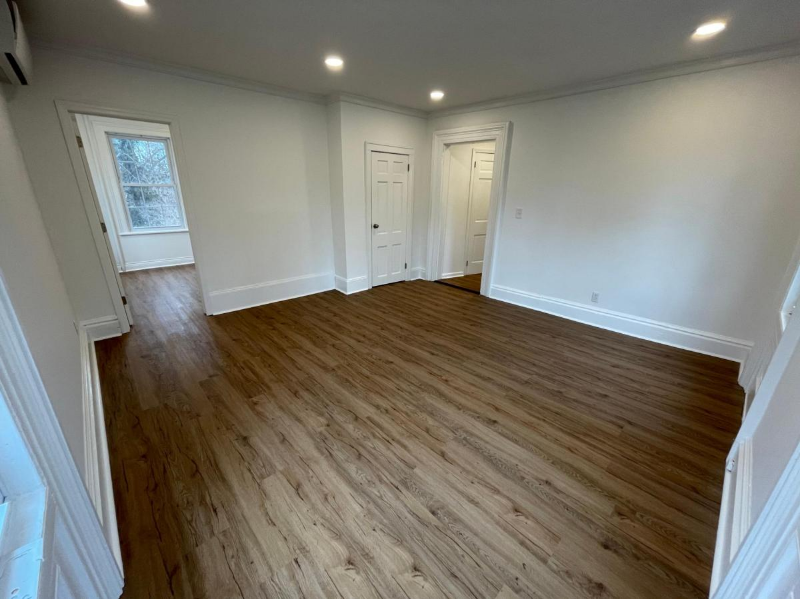 196 Woodhull Rd #1 - Photo 5 of 8