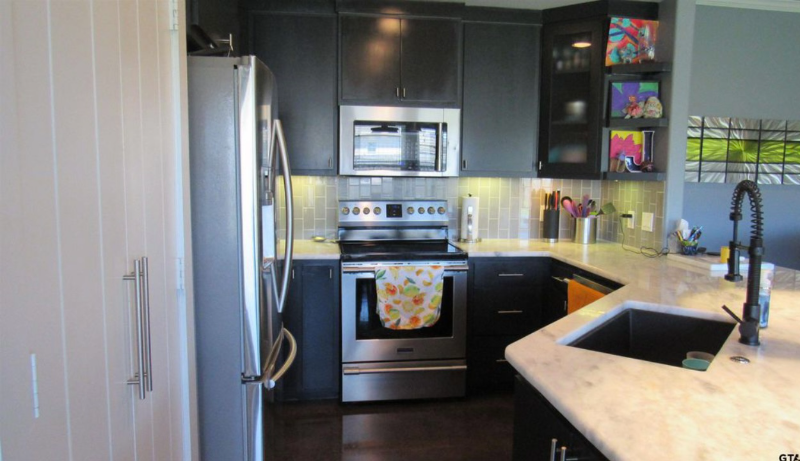 908 Ella St - Photo 4 of 8
