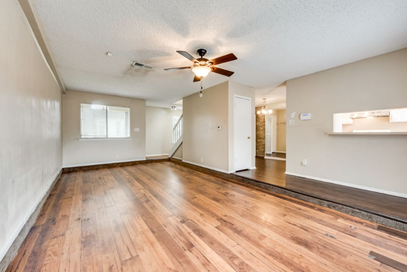 2304 Long Ridge Ln - Photo 4 of 20