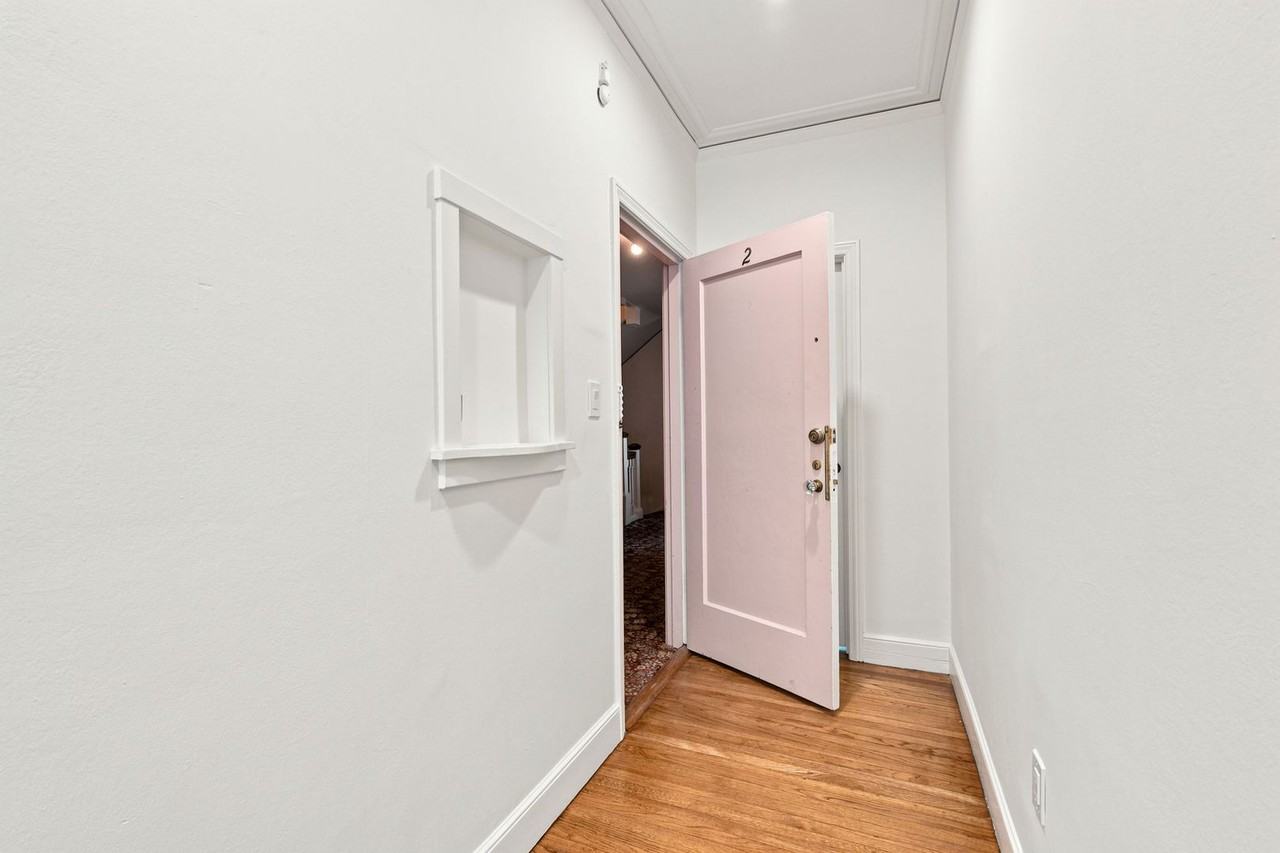 1734 Greenwich St #2 - Photo 6 of 18
