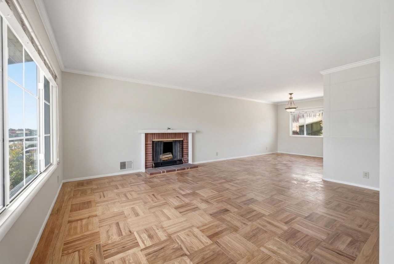 435 Alhambra Rd - Photo 7 of 36