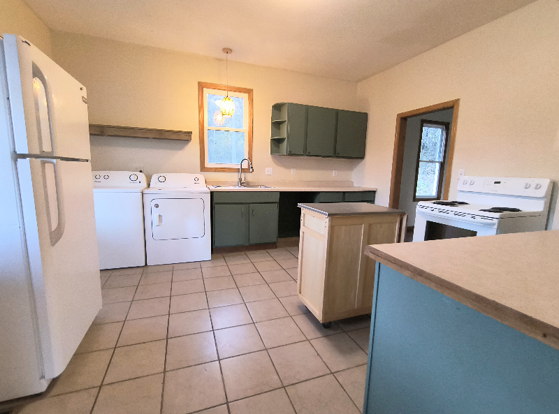 2705 College Dr - Photo 2 of 11