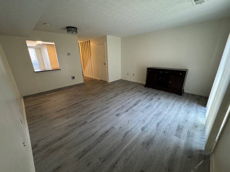 22 King Arthur Blvd - Photo 4 of 11